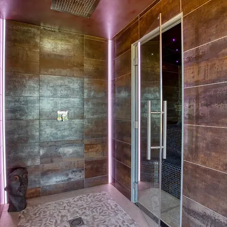 L'oree Du Bois Du Domaine Des Hauts De Rouquette Holiday home Eymet